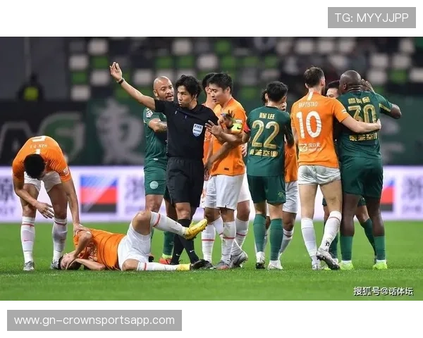 判罚争议解析：裁判以接触程度判定犯规的依据